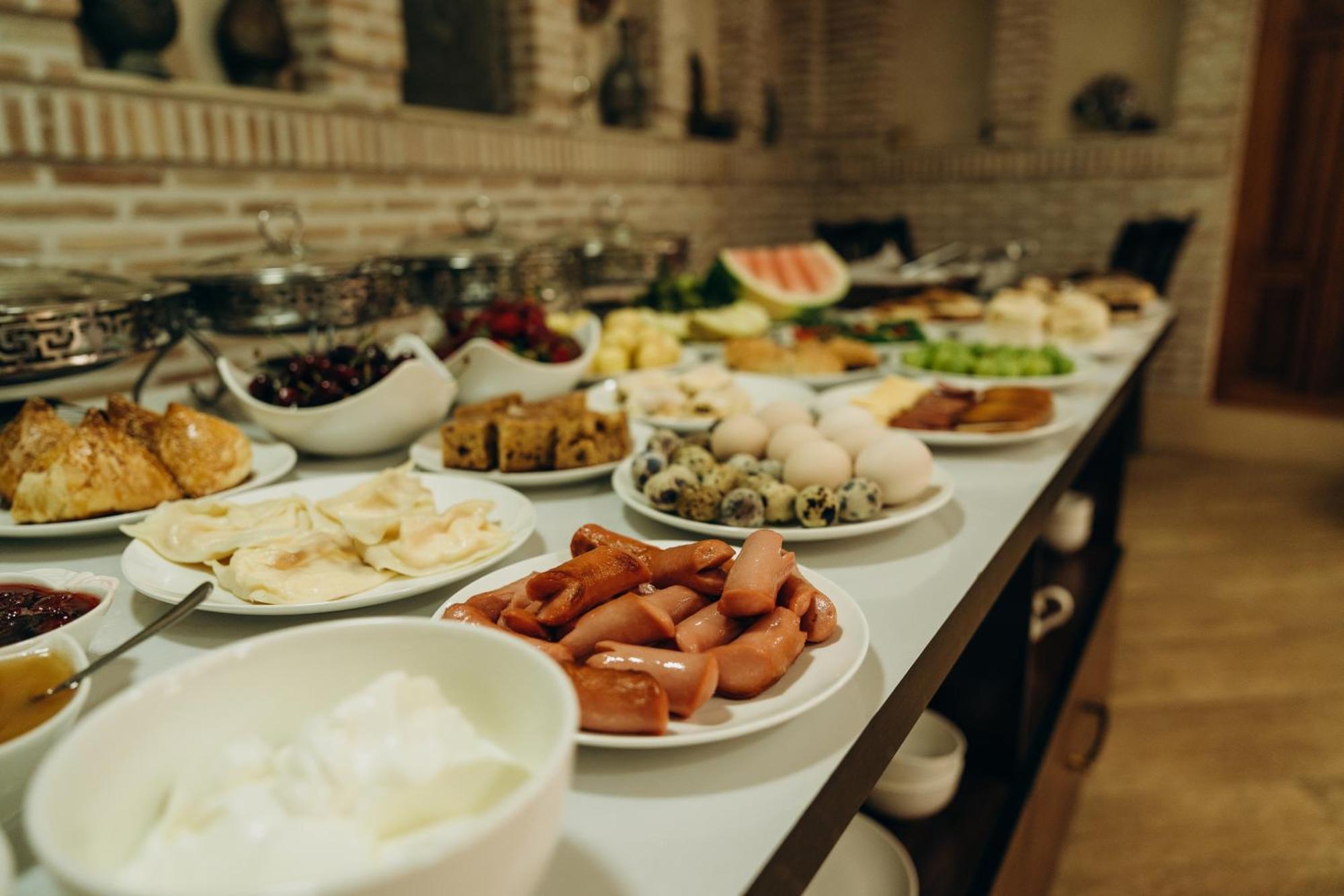 בוקורו Hotel Shohrud מראה חיצוני תמונה
